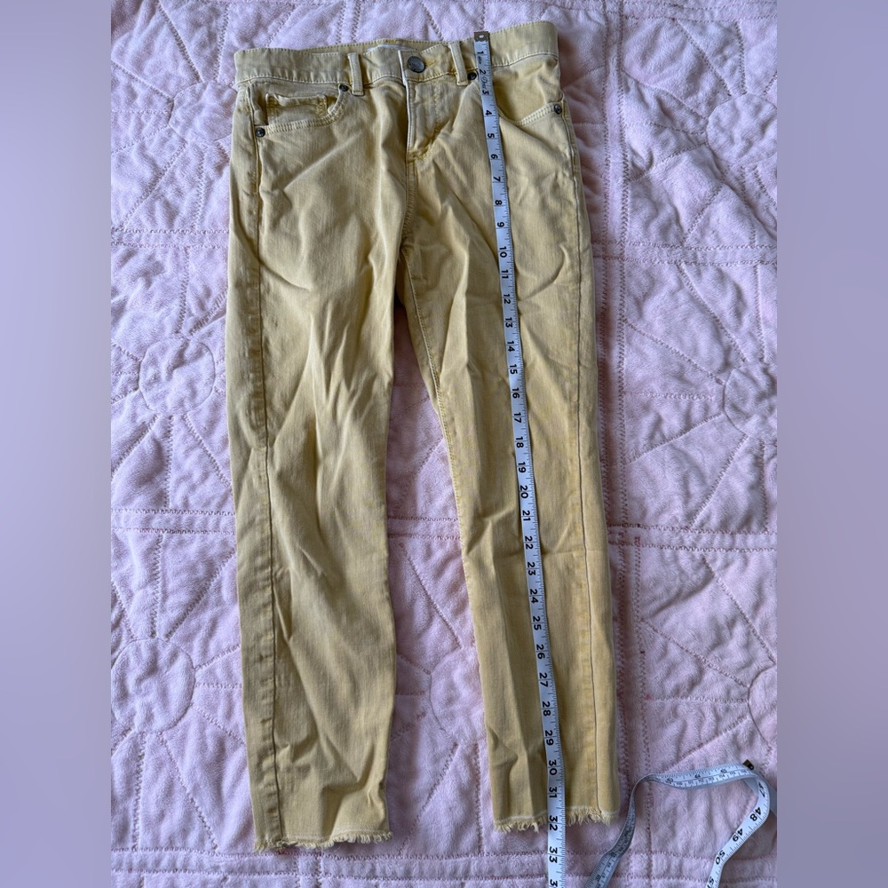 LOFT Yellow skinny cropped pant